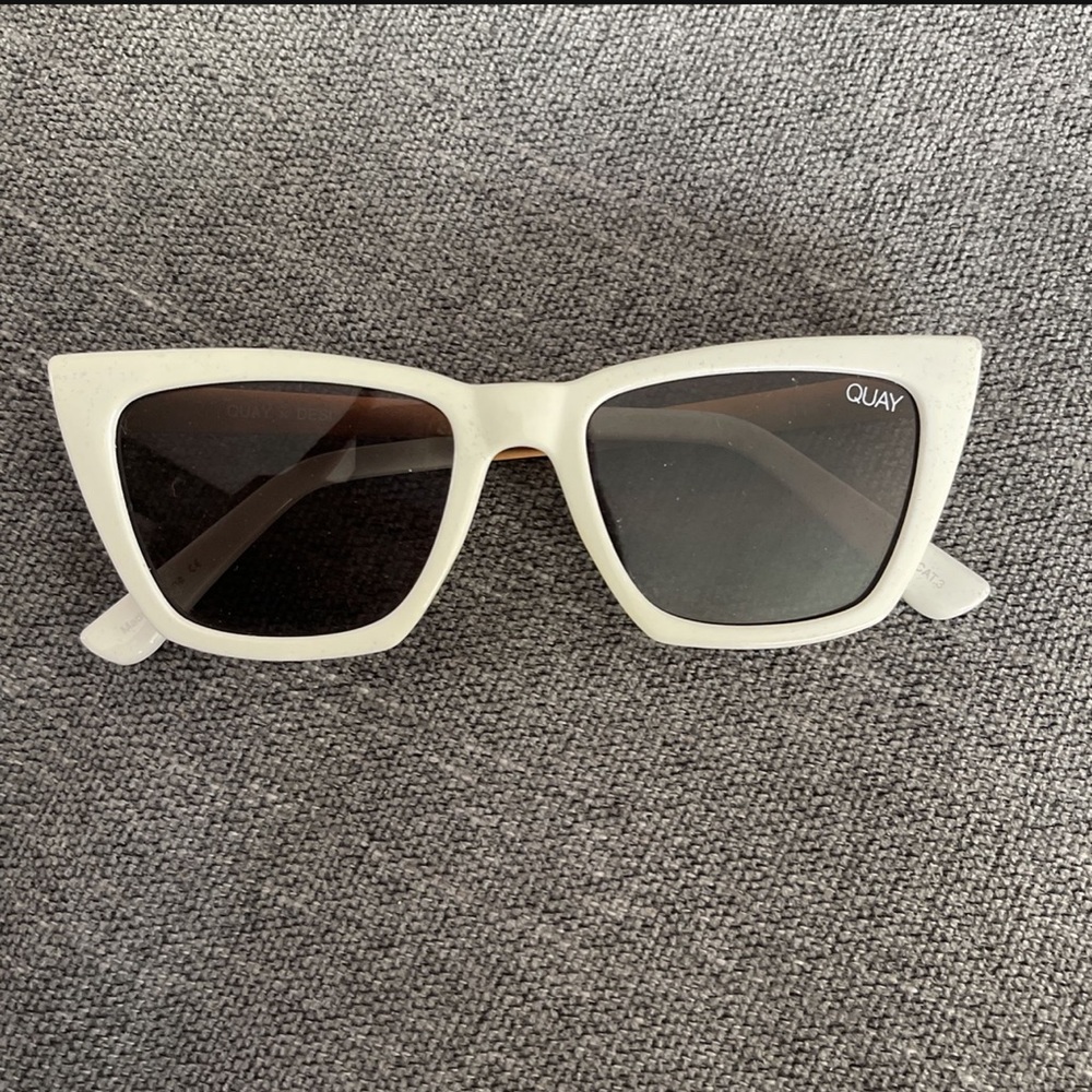 Quay Australia White Cat-Eye Sunglasses with Dark Lenses